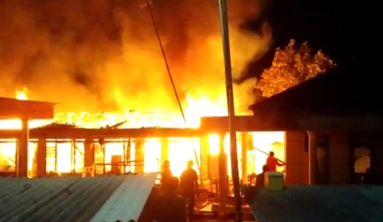 Sebuah Rumah Ludes Terbakar di Desa Tambaan Sampang