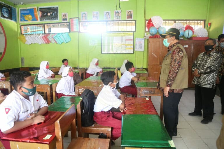 Sekda Kab. Sampang Melaksanakan Monitoring PTM SDN dan SMPN Tahap 3