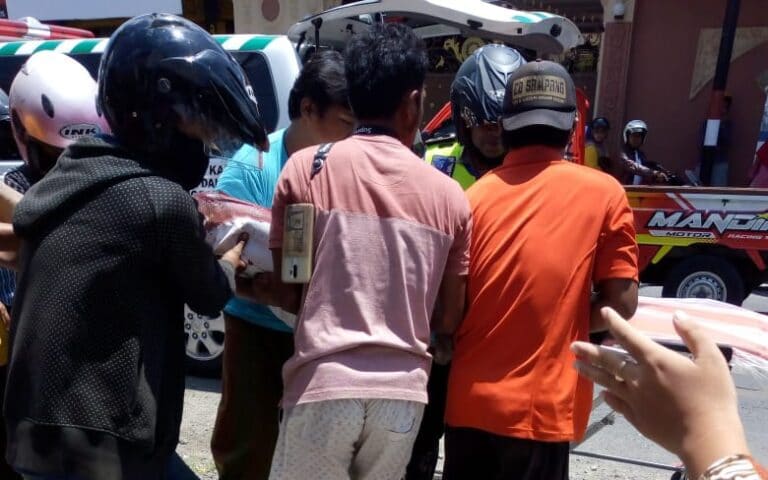 Gara Gara  Pasir Aspal, Seorang Pengendara Motor Meninggal di Sampang