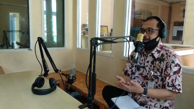 Dispendukcapil Sampang Edukasi Masyarakat Seputar KK – Salsabila FM