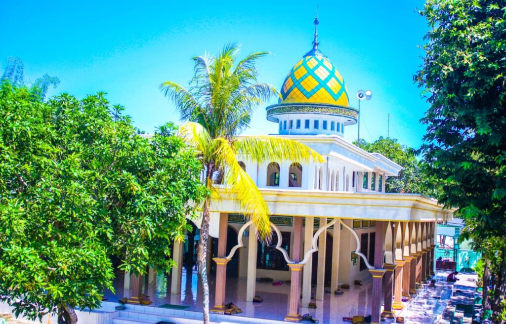 Masjid Peninggalan Waliyullah Syaikhona Kholil di Sampang