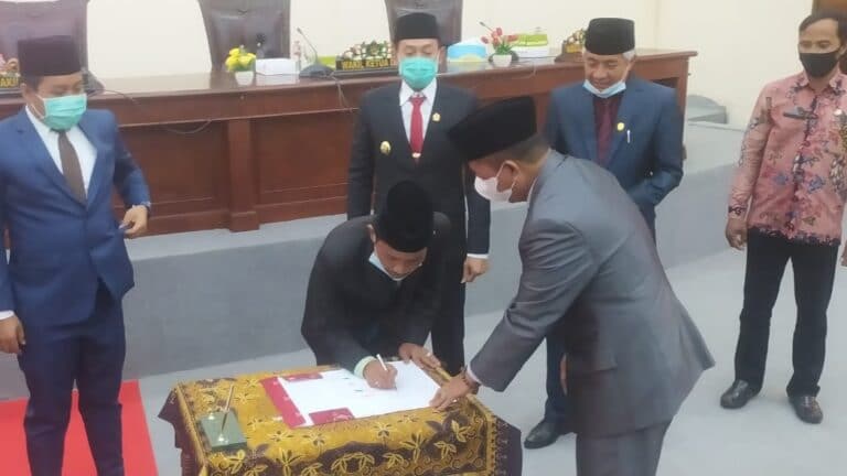 Berikan Jaminan Pada Petani, DPRD Sampang Sahkan Raperda