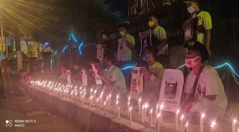 Gelar Aksi 100 Lilin, AJS Kecam Tindak Kekerasan Terhadap Jurnalis Tempo