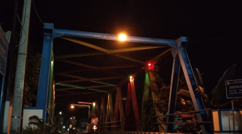Padam Sejak 2020, Lampu Hias Jembatan Jalan Makboel Hingga Kini Belum Menyala