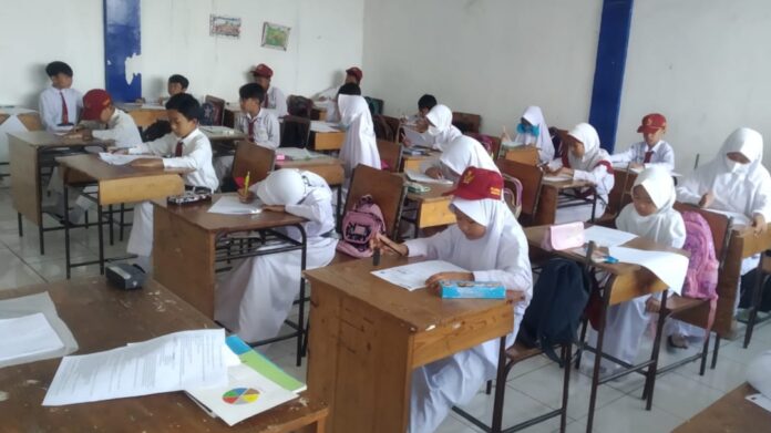 Tahun Ajaran Baru, KBM siswa di Sampang Batal Tatap Muka Tetap Daring