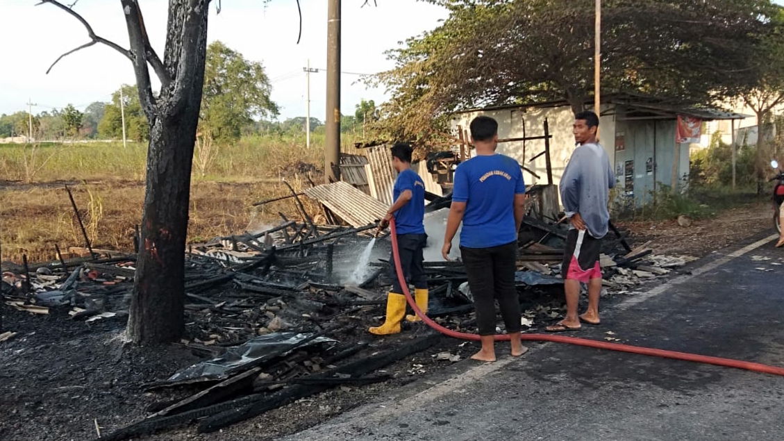 Kebakaran Kembali Terjadi di Sampang Utara, 2 Warung Warga Ludes Terbakar