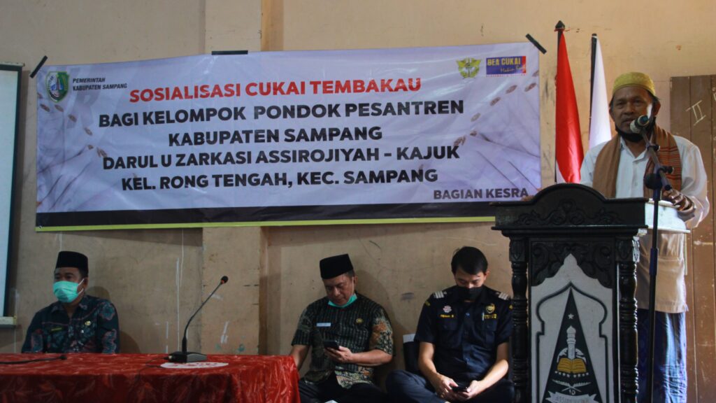Sosialisasi Cukai Tembakau di Pondok Pesantren Assirojiyyah Kajuk Sampang
