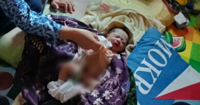 Bayi Laki-Laki Ditemukan Terbungkus Sarung di Pinggir Jalan Robatal Sampang