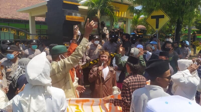 Pemuda Pejuang Islam Sampang Demo Tanggapi Pernyataan Menteri Agama