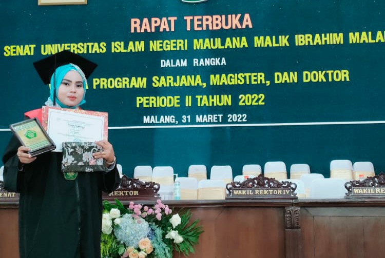 Kisah Perempuan Sampang Sukses Menjadi Lulusan Terbaik UIN Maulana Malik Ibrahim Malang