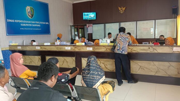 Dispendukcapil Sampang Imbau Masyarakat  Aktifkan IKD, Begini Caranya!