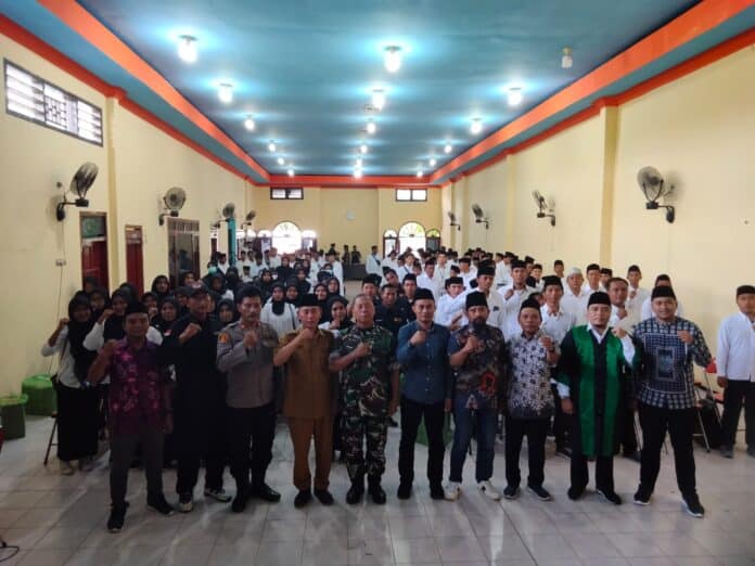 Lantik 2.726 PTPS, Bawaslu Sampang Ingatkan Profesional Awasi Pemilu