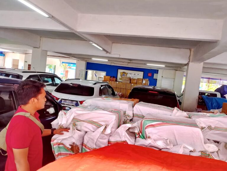 KPPBC Amankan Ratusan Rokok Ilegal di Jalan Raya Jrengik Sampang