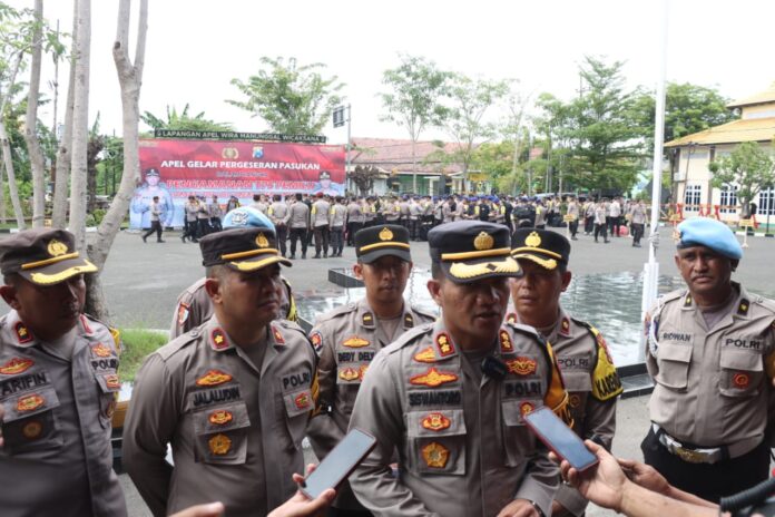 Ratusan BKO Polda Jatim Jaga 2.726 TPS di Kabupaten Sampang