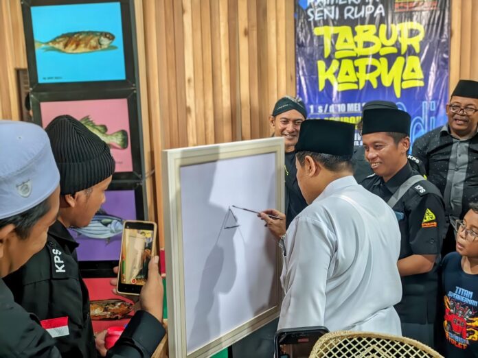 Pertahankan Budaya Seni, KPS Gelar Pameran Di Ponpes Assirojiyyah Kajuk Sampang