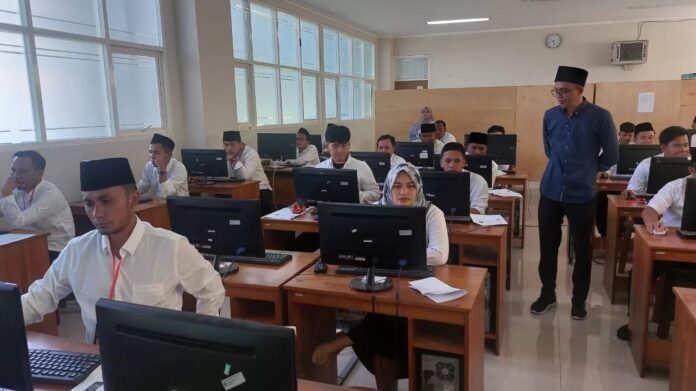 KPU Sampang Umumkan 122 Calon PPK Lolos Tes CAT Pilkada 2024
