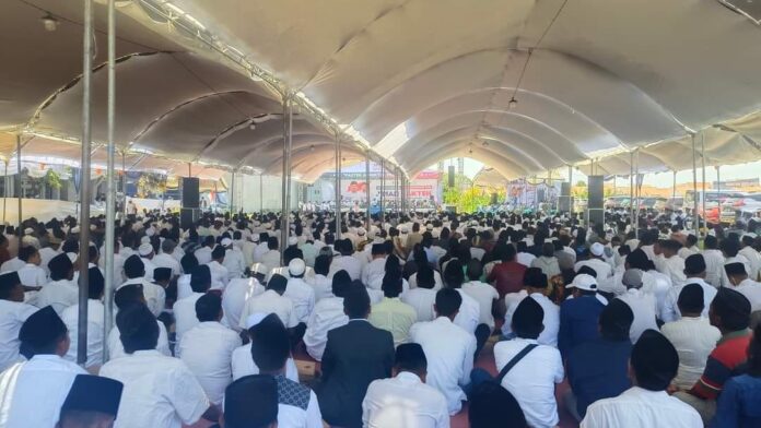Sebelum Daftar ke KPU, Ribuan Massa Istigasah Do'akan Pasangan Jimad Sakteh