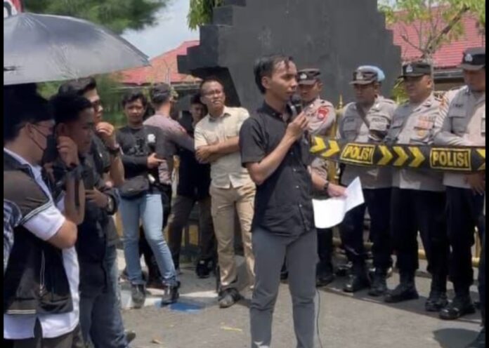 Mahasiswa Gelar Aksi Damai, Tuntut Kasus Pengeroyokan di Ketapang