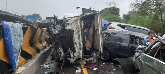 Kecelakaan Beruntun di Tol Cipularang KM 92 Libatkan 23 Kendaraan