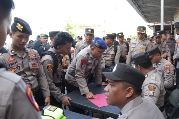 Ratusan Personel Pengamanan TPS di Sampang Jalani Pemeriksaan Kesehatan