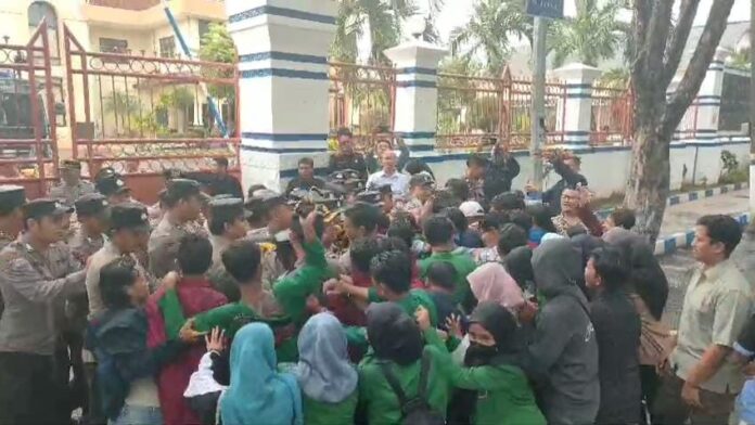 demo pupuk