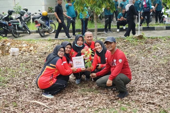 Harjad ke- 494, Bupati Bangkalan: Ucapan Selamat Diwujudkan dalam Bentuk Bibit Pohon