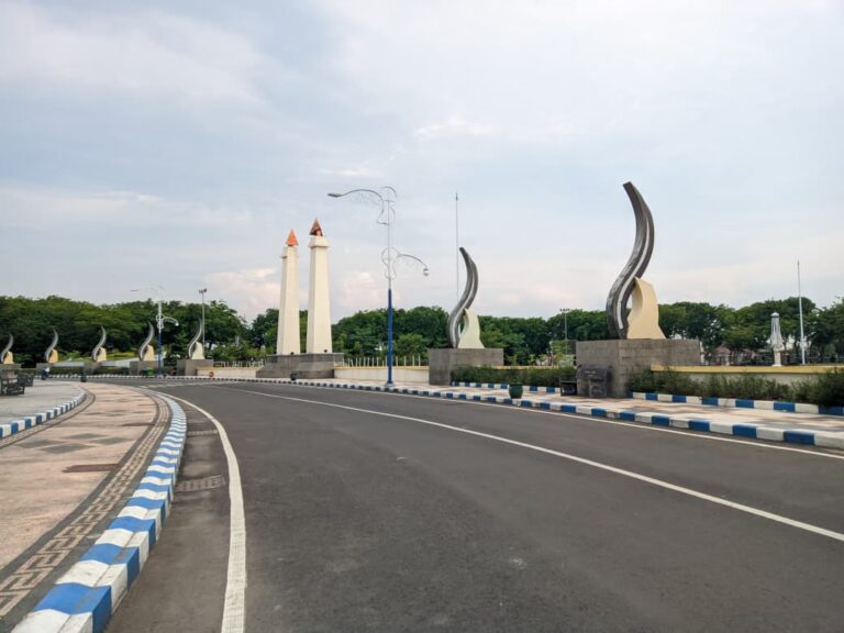 Perbaikan Alun-Alun Trunojoyo Tertunda, DLH Perkim Sampang Tunggu Anggaran 2026